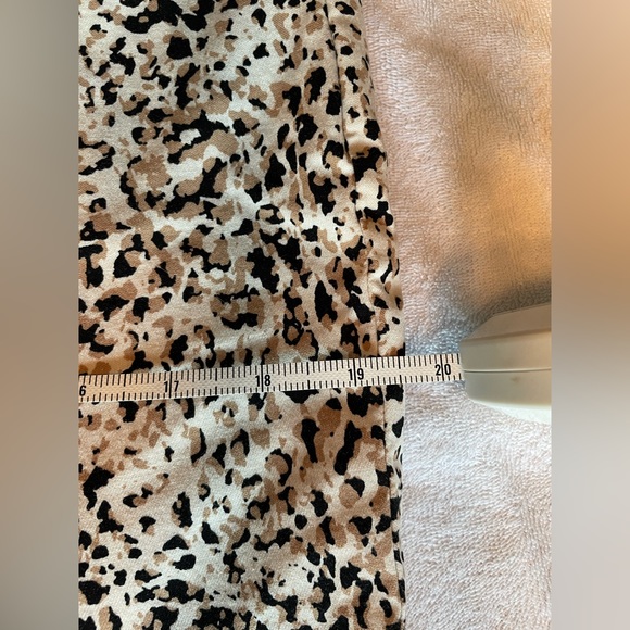Chico’s Brigitte So Slimming size 2.5R animal print ankle pants - Picture 12 of 13